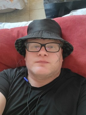 American men looking for love