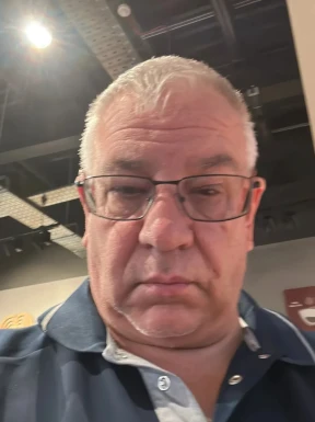 English men looking for love