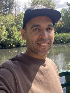 English men looking for love