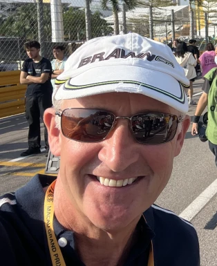 English men looking for love